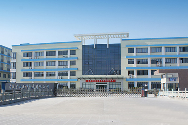 如何安全使用鋅合金壓鑄機(jī)？